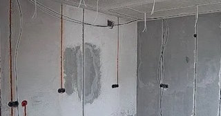 Прокладка кабеля в штробе в Нижнем Тагиле – расценки от 208 руб - ЭлектроНжн
